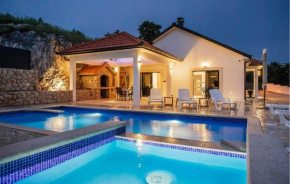 Amazing Home In Gornji Prolosac With Wifi